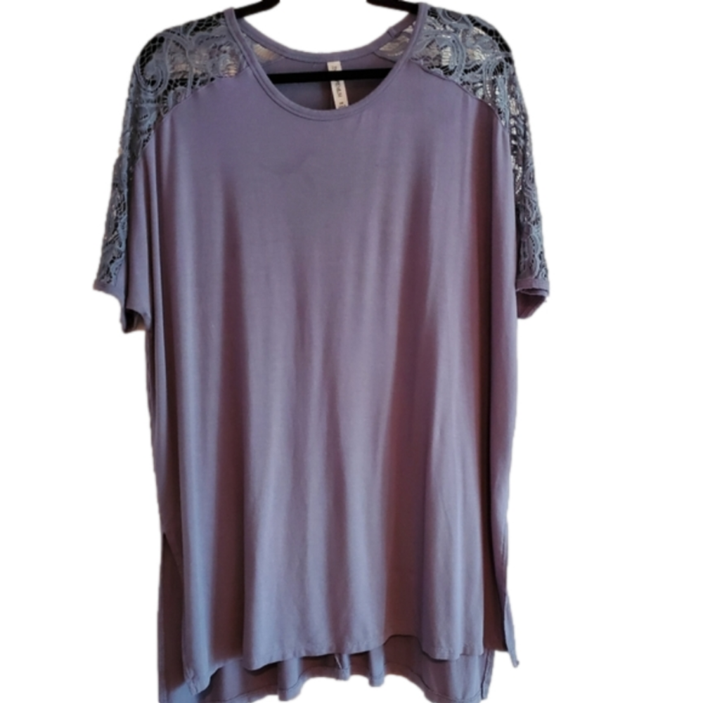 Zenana Lace Sleeve Tunic.  Size 2X  NWOT